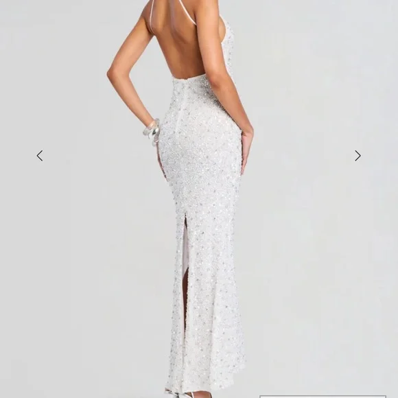 Elegant White Sleeveless Gown
